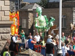 green giant in 2pm 11am parade